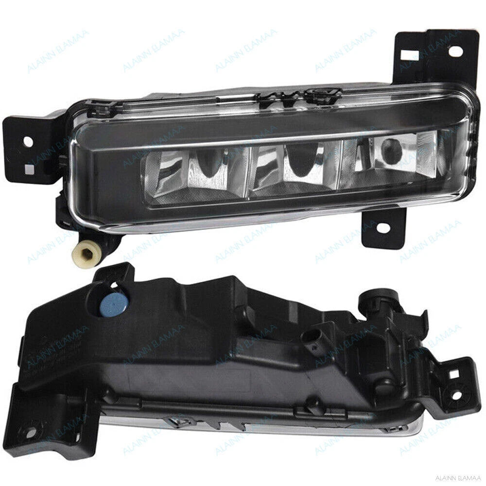 BMW 330i Front Bumper Fog Light Assembly 63177433788