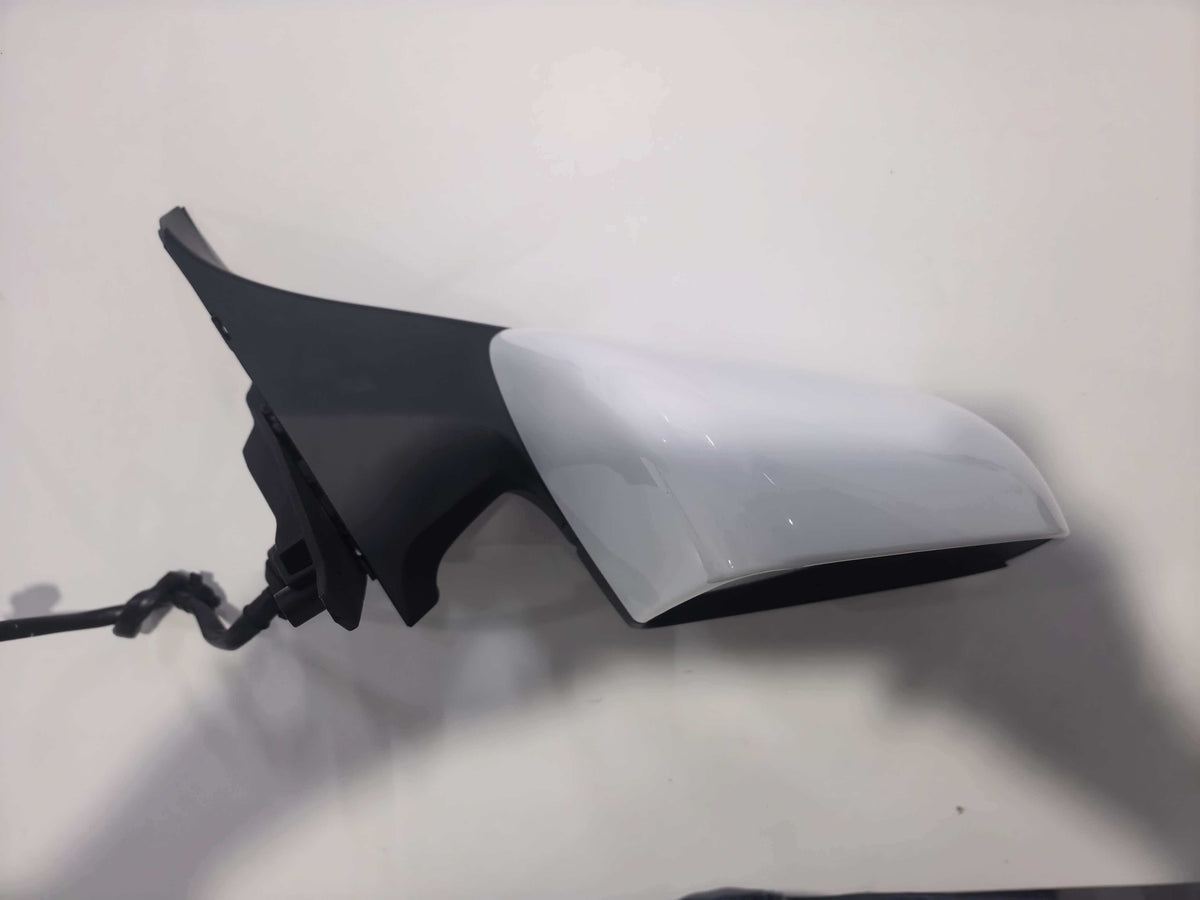 TESLA MODEL Y R MIRROR