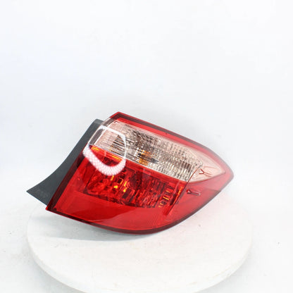 Toyota Corolla Right Hand Tail Light Assembly 166-59968R