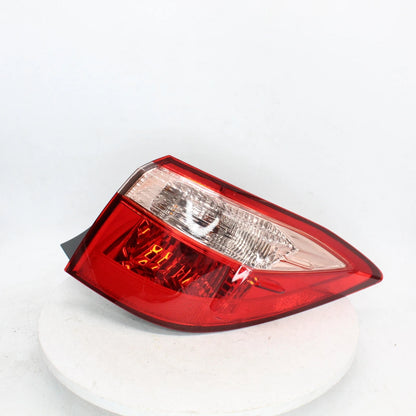 Toyota Corolla Right Hand Tail Light Assembly 166-59968R