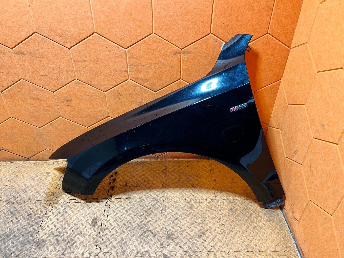 AUDI Q5 FRONT LEFT DRIVER SIDE FENDER