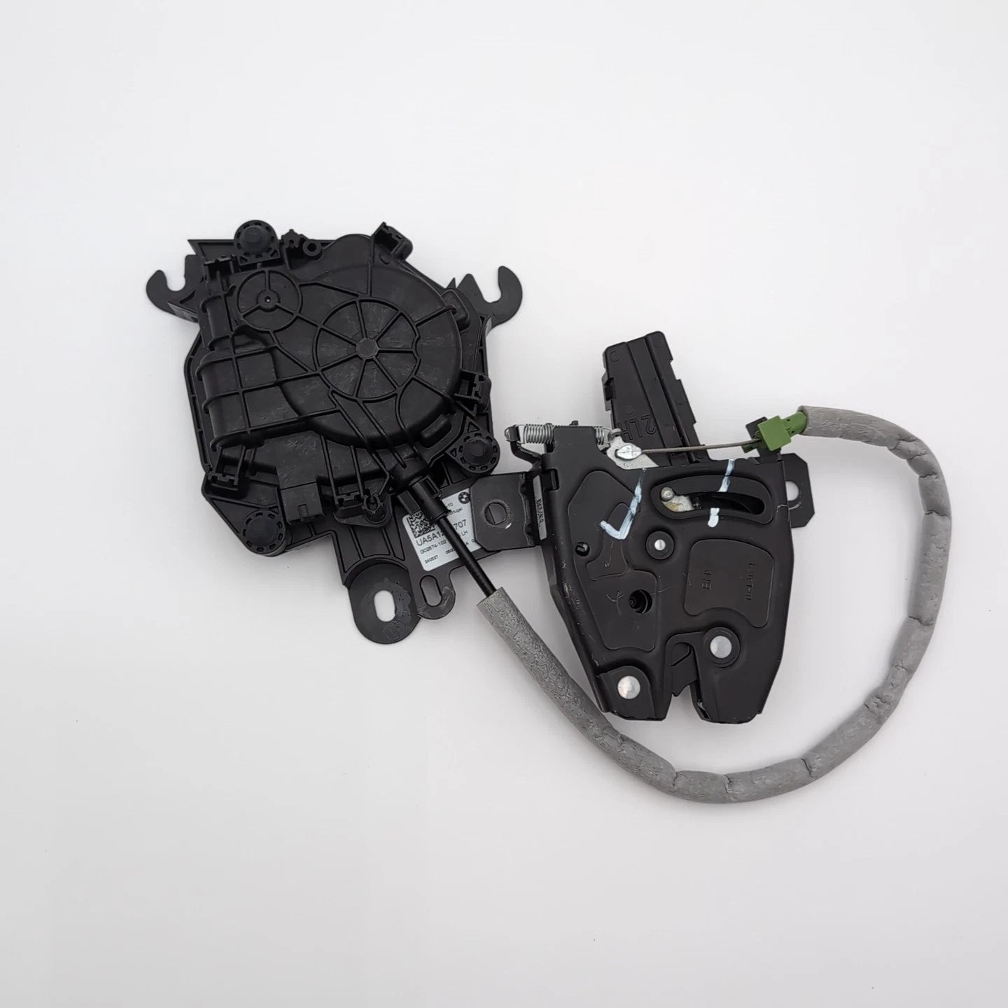 BMW X5 LEFT TAILGATE TRUNK LID LATCH LOCK ACTUATOR W/ MOTOR 51247461674